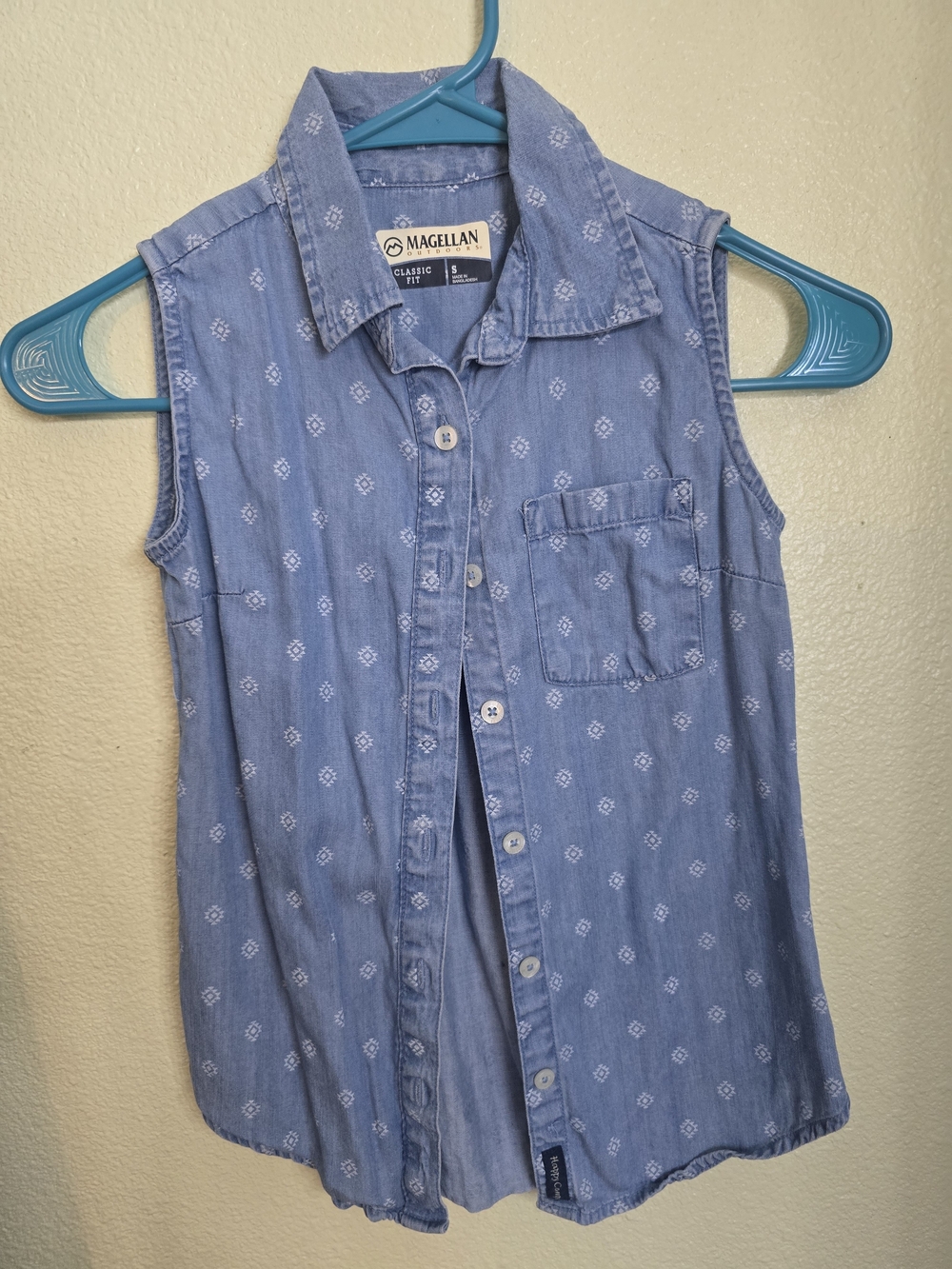 Magellan Outdoors Kids Sleeveless Chambray Button-Down Shirt - Light Blue